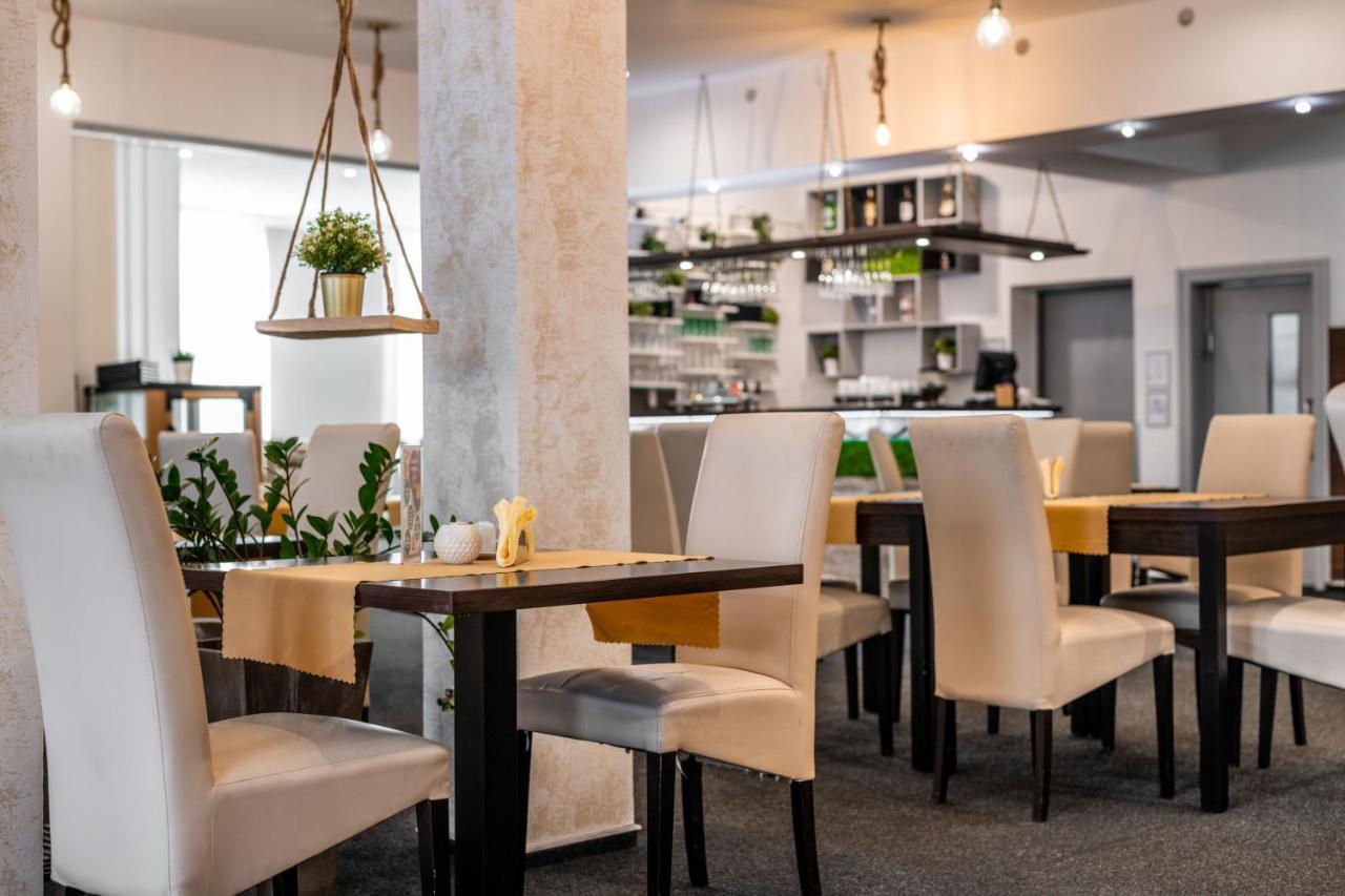 Termaly Male Bielice Hotel Partizanske Ngoại thất bức ảnh