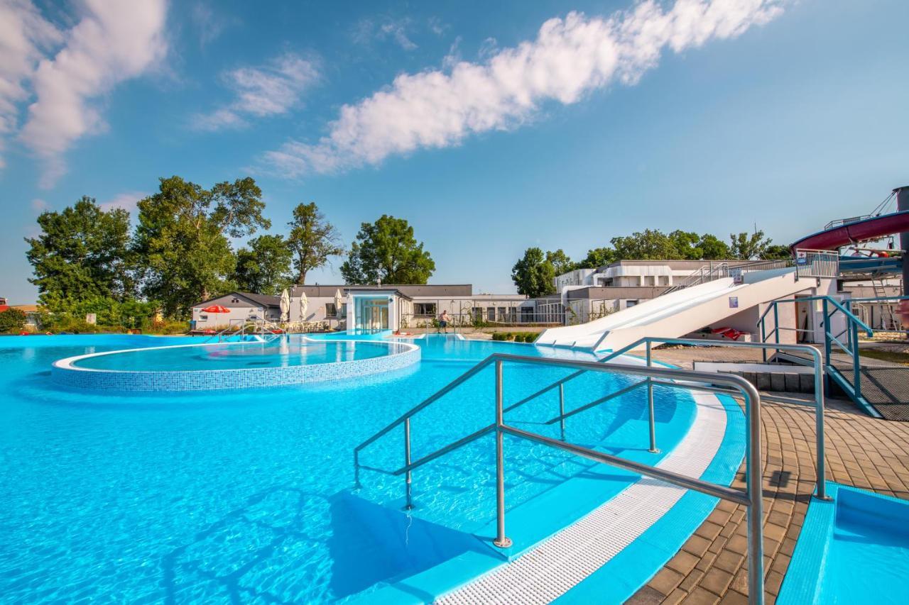 Termaly Male Bielice Hotel Partizanske Ngoại thất bức ảnh